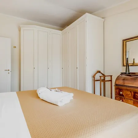 Tuscolana Sunset Apartman